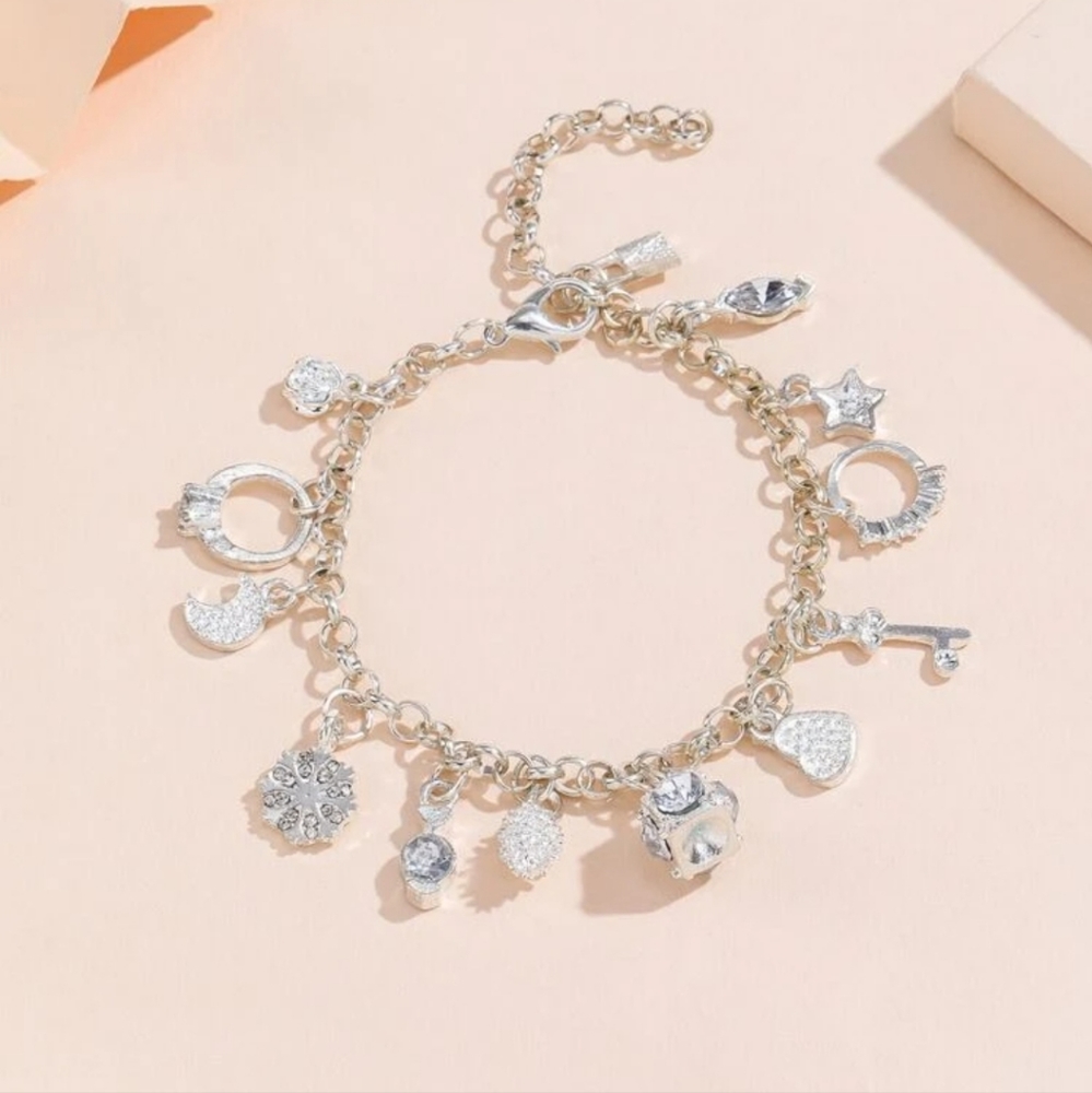 Heart and moon charm bracelet - Picture 1 of 4